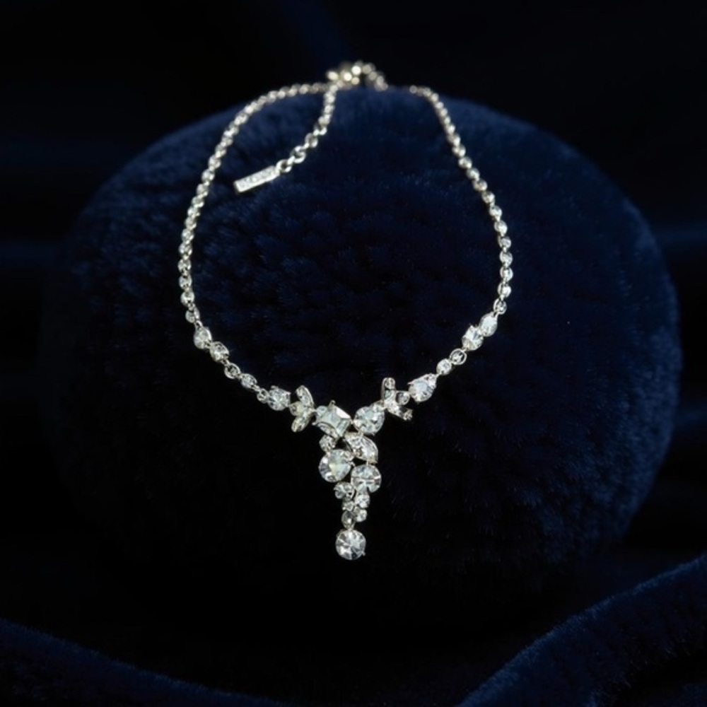 Napier Necklace, Silver Tone Chain ⛓️‍💥, Y drop Design, Signed 💎🩶